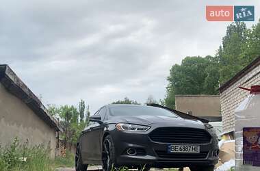 Седан Ford Fusion 2015 в 