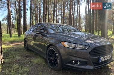 Седан Ford Fusion 2015 в 