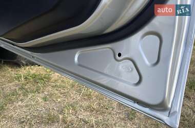 Хэтчбек Ford Fusion 2012 в 