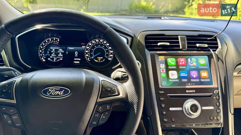 Седан Ford Fusion 2016 в 