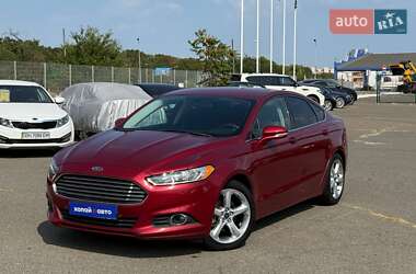 Седан Ford Fusion 2016 в 