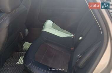 Седан Ford Fusion 2016 в 