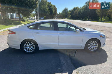 Седан Ford Fusion 2016 в 