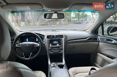 Седан Ford Fusion 2017 в 