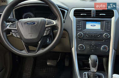 Седан Ford Fusion 2014 в 