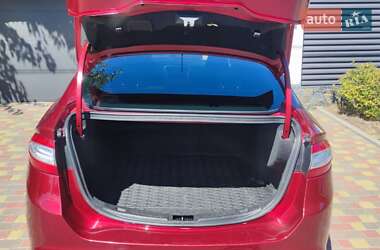 Седан Ford Fusion 2015 в 