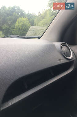 Хэтчбек Ford Fusion 2010 в 
