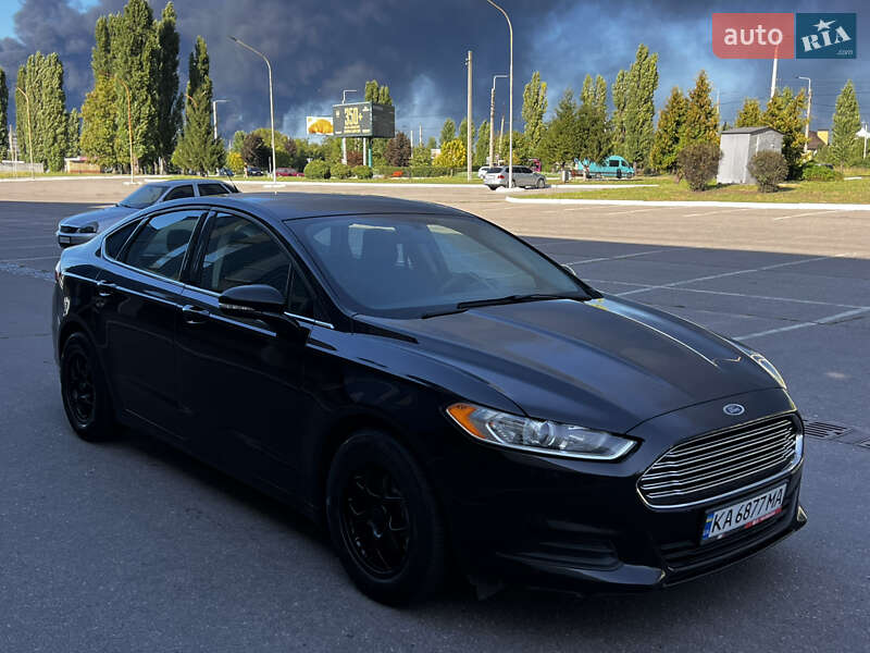 Седан Ford Fusion 2015 в 