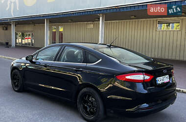 Седан Ford Fusion 2015 в 