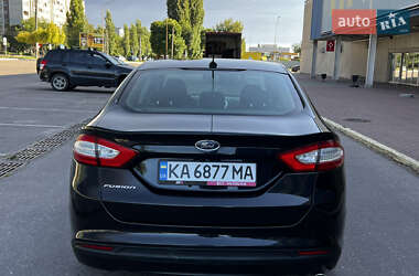 Седан Ford Fusion 2015 в 