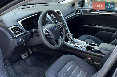 Седан Ford Fusion 2015 в 
