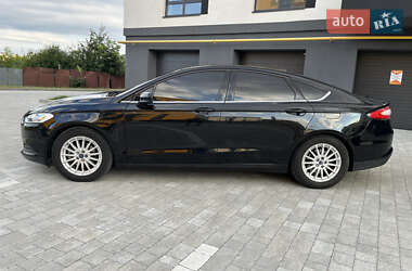 Седан Ford Fusion 2016 в 