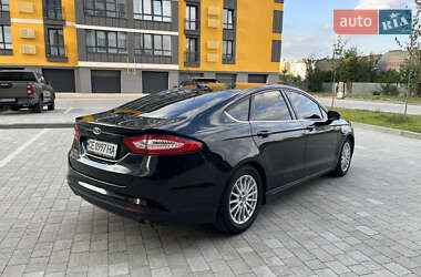 Седан Ford Fusion 2016 в 