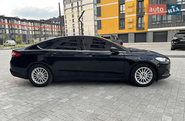 Седан Ford Fusion 2016 в 