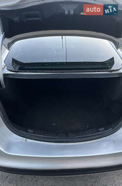 Седан Ford Fusion 2014 в 