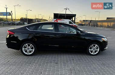 Седан Ford Fusion 2017 в 