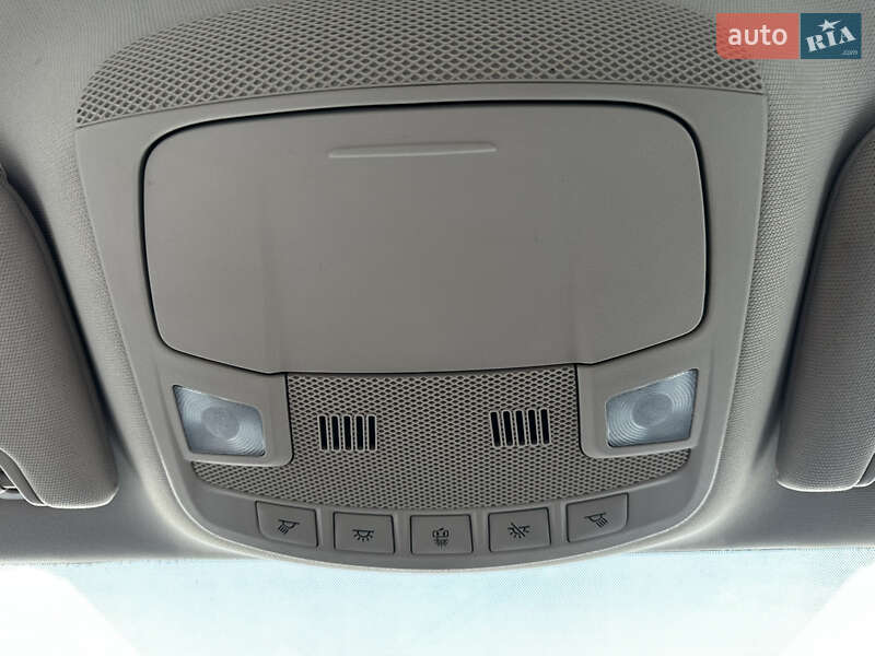 Седан Ford Fusion 2017 в Львові