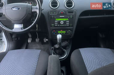 Хэтчбек Ford Fusion 2010 в 