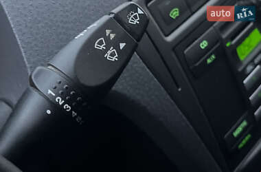 Хэтчбек Ford Fusion 2010 в 