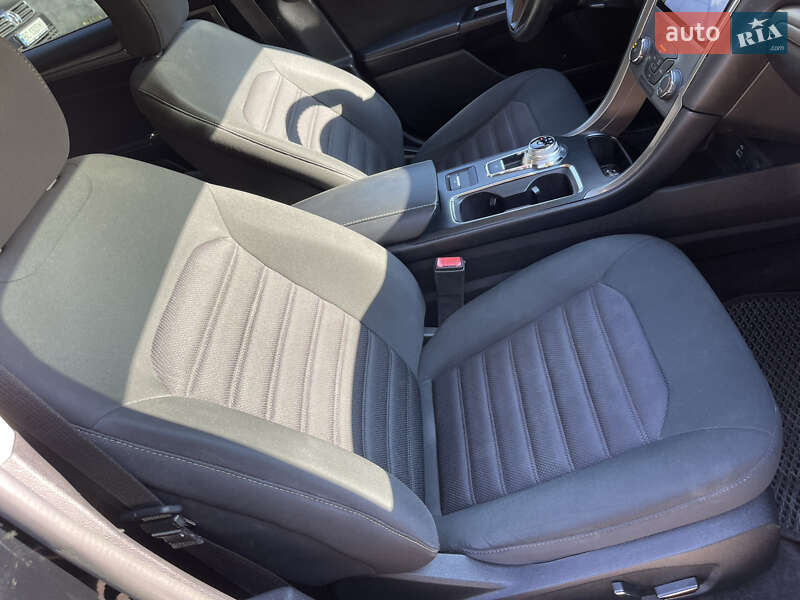 Седан Ford Fusion 2016 в Львові