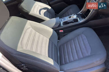 Седан Ford Fusion 2016 в 