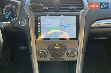Седан Ford Fusion 2016 в 