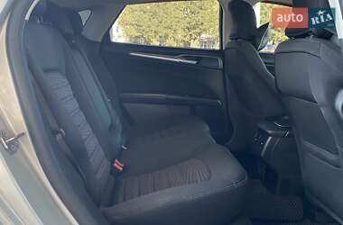 Седан Ford Fusion 2015 в 