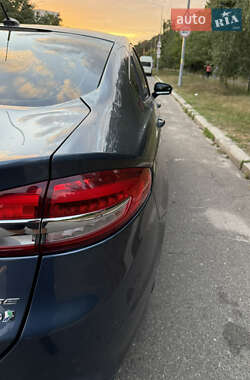 Седан Ford Fusion 2018 в 