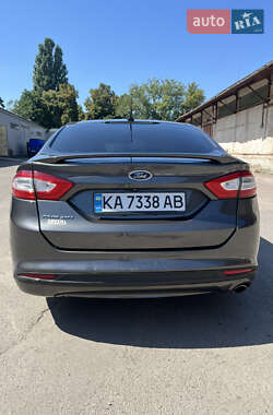 Седан Ford Fusion 2016 в 
