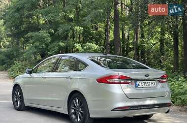 Седан Ford Fusion 2017 в 