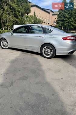 Седан Ford Fusion 2013 в 