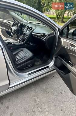 Седан Ford Fusion 2013 в 