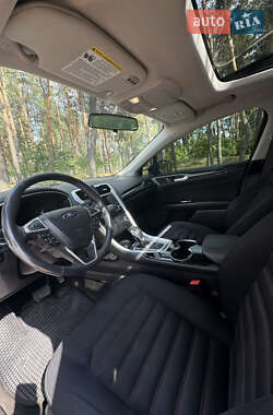 Седан Ford Fusion 2014 в 