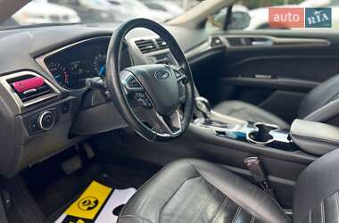 Седан Ford Fusion 2014 в 