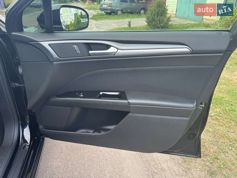 Седан Ford Fusion 2015 в Чернигове