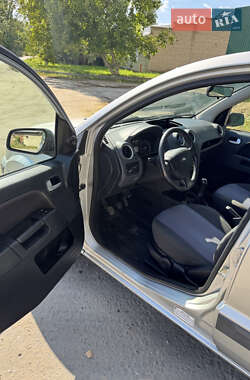 Хетчбек Ford Fusion 2006 в 