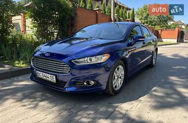 Седан Ford Fusion 2015 в 