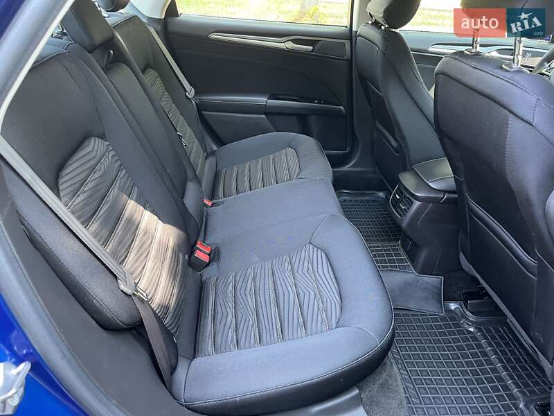 Седан Ford Fusion 2015 в Львове
