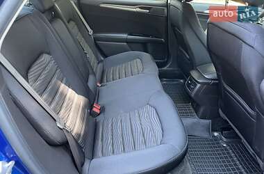 Седан Ford Fusion 2015 в 
