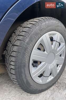 Хэтчбек Ford Fusion 2004 в 