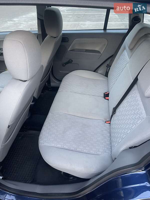 Хетчбек Ford Fusion 2004 в Рівному фото 9 Хетчбек Ford Fusion 2004 в Рівному