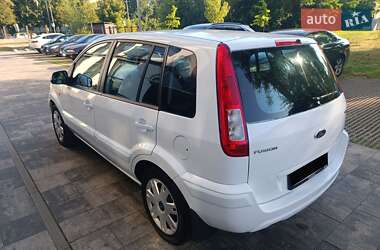 Хэтчбек Ford Fusion 2010 в 