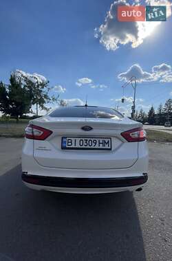 Седан Ford Fusion 2013 в 