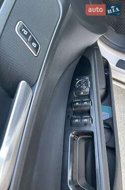 Седан Ford Fusion 2013 в 