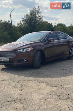 Седан Ford Fusion 2015 в 