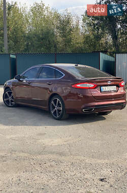 Седан Ford Fusion 2015 в 