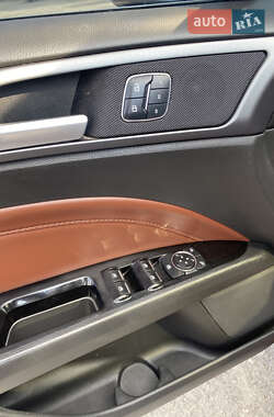 Седан Ford Fusion 2015 в 