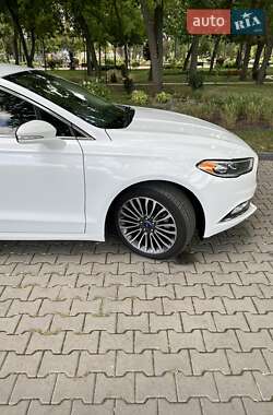 Седан Ford Fusion 2018 в 