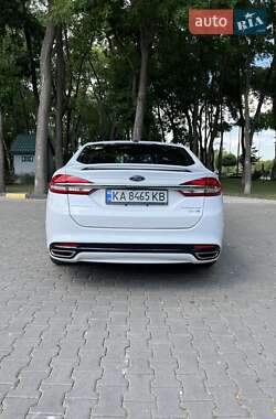 Седан Ford Fusion 2018 в 
