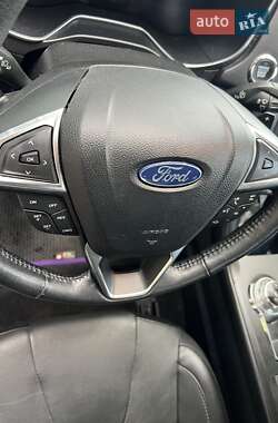 Седан Ford Fusion 2018 в 